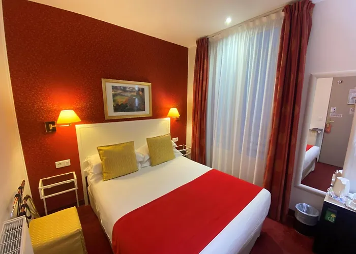 Austin's Saint Lazare Отель 3*