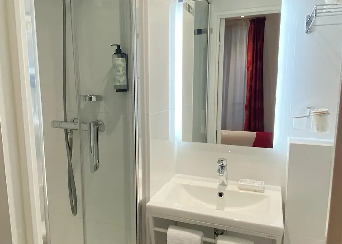 Austin's Saint Lazare Отель 3*