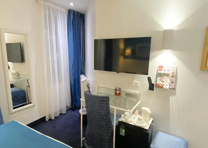 Austin's Saint Lazare 3*