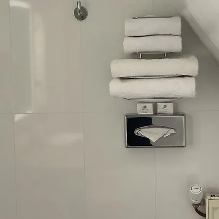 Austin's Saint Lazare