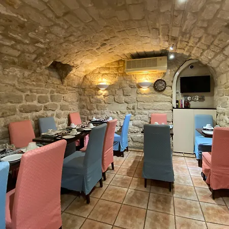 Austin's Saint Lazare Hotel