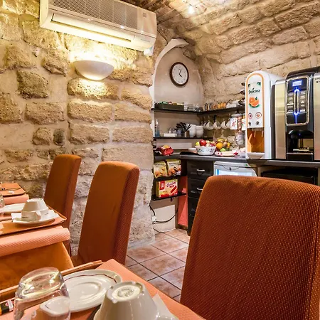 Hotel Austin's Saint Lazare