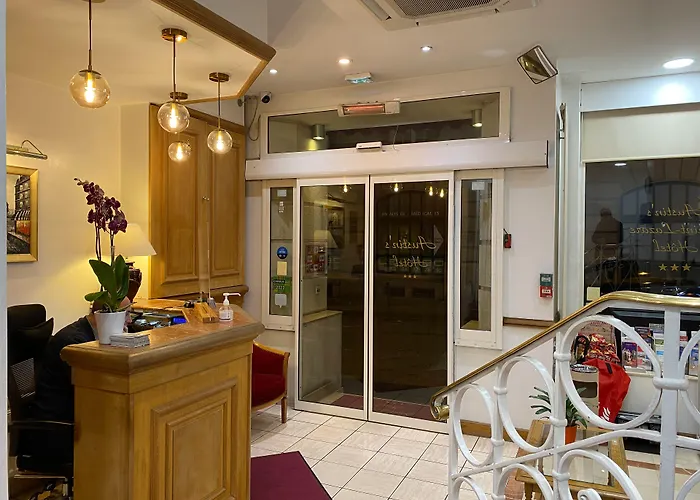 호텔 오스틴스 생 라자르 3*