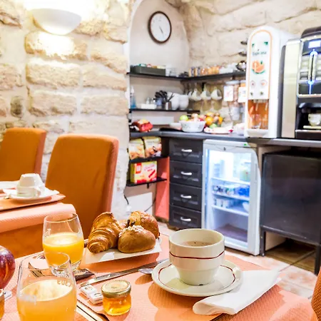 Austin's Saint Lazare מלון 3*
